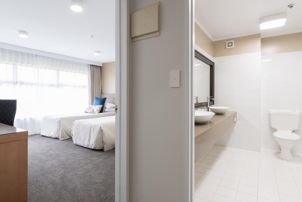 Distinction Hamilton Hotel & Conference Centre Extérieur photo