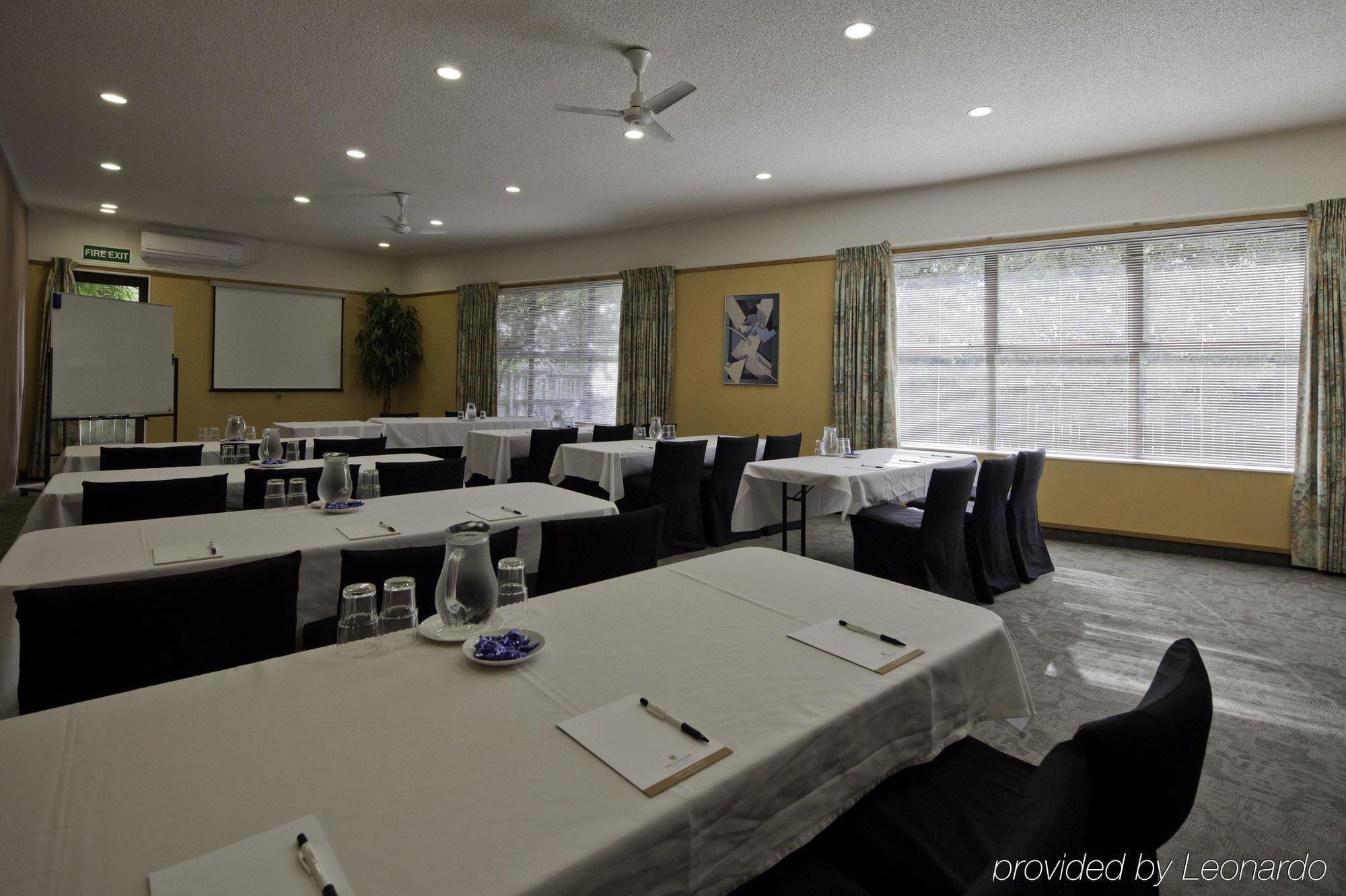 Distinction Hamilton Hotel & Conference Centre Extérieur photo
