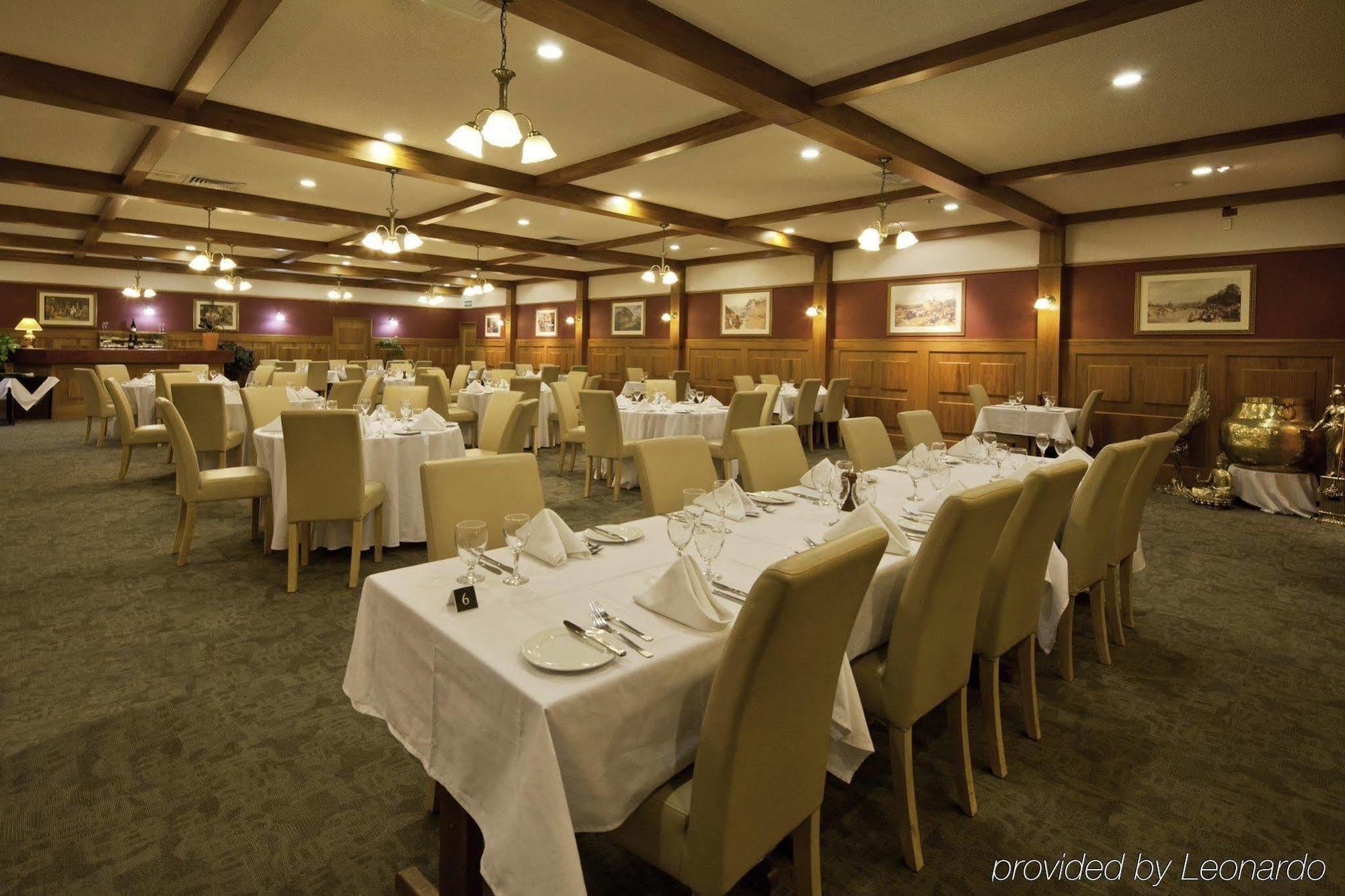 Distinction Hamilton Hotel & Conference Centre Extérieur photo