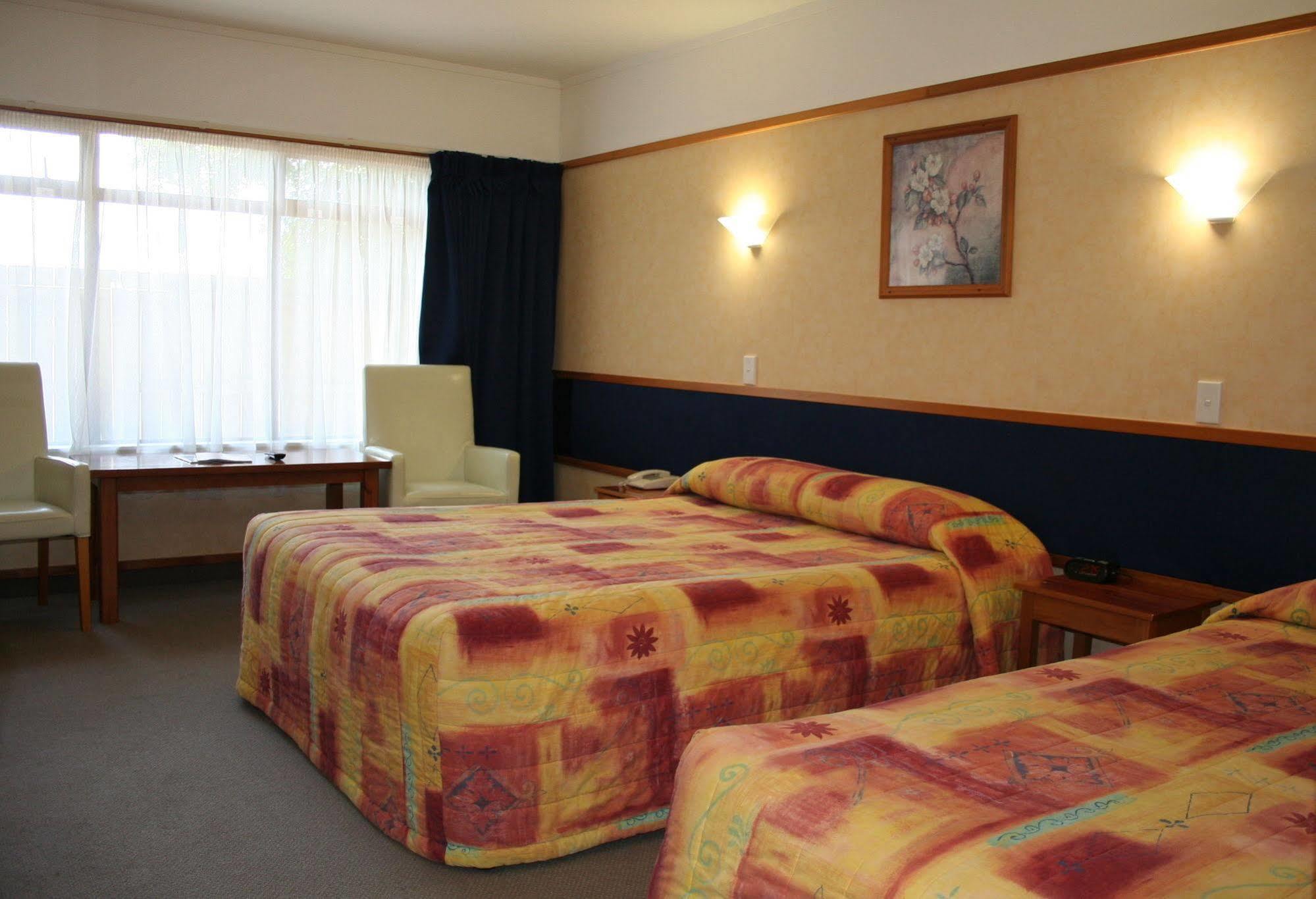 Distinction Hamilton Hotel & Conference Centre Extérieur photo